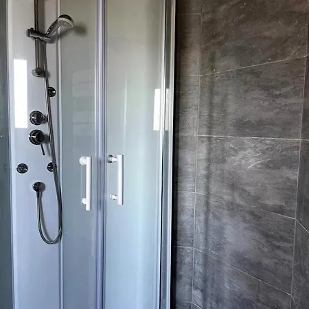 Cozy & Comfortable Premium Spa,sauna,air Conditioning,babyfoot *